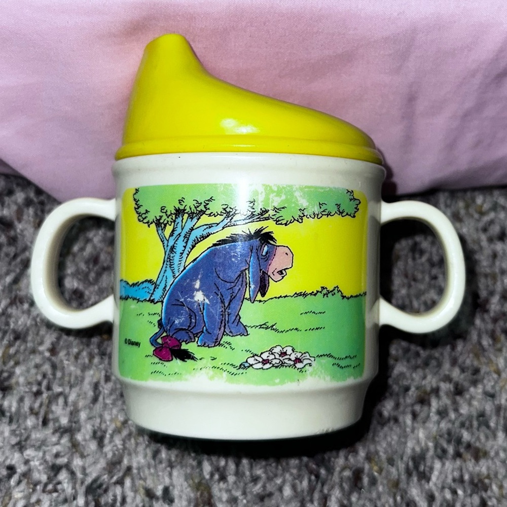 Vintage 1990s Winnie the Pooh Plastic Sippy Cup